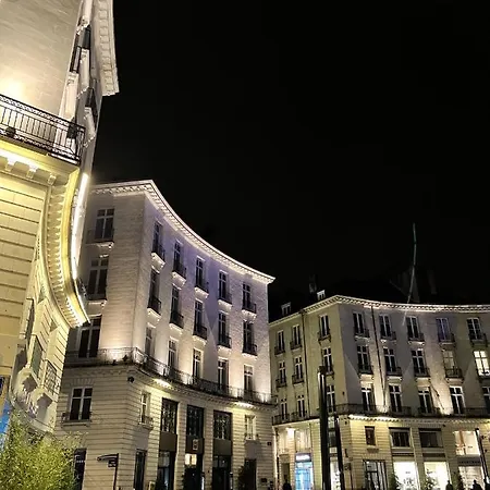 Le Pommeraye : Duplex Hyper Centre Apartment *